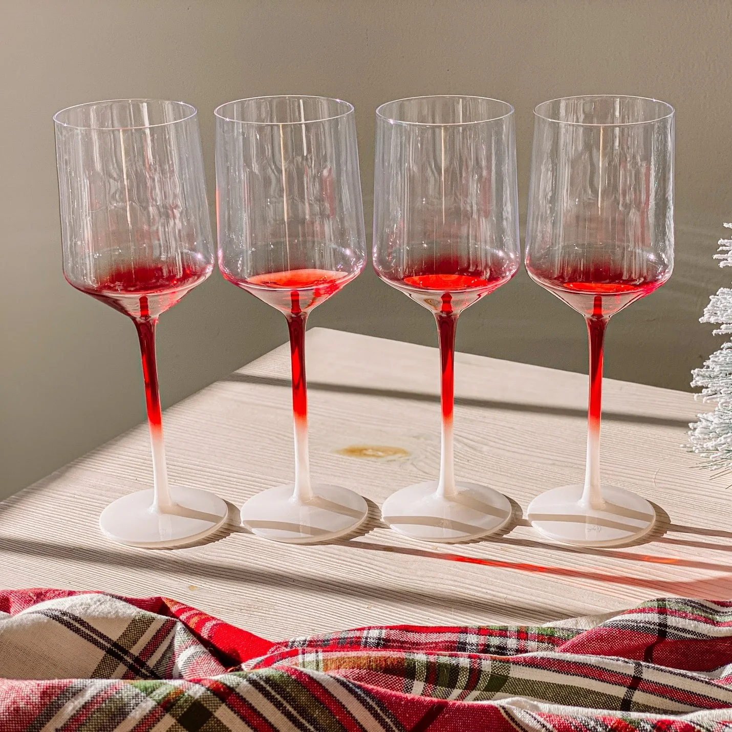 Peppermint Wine Glass Set